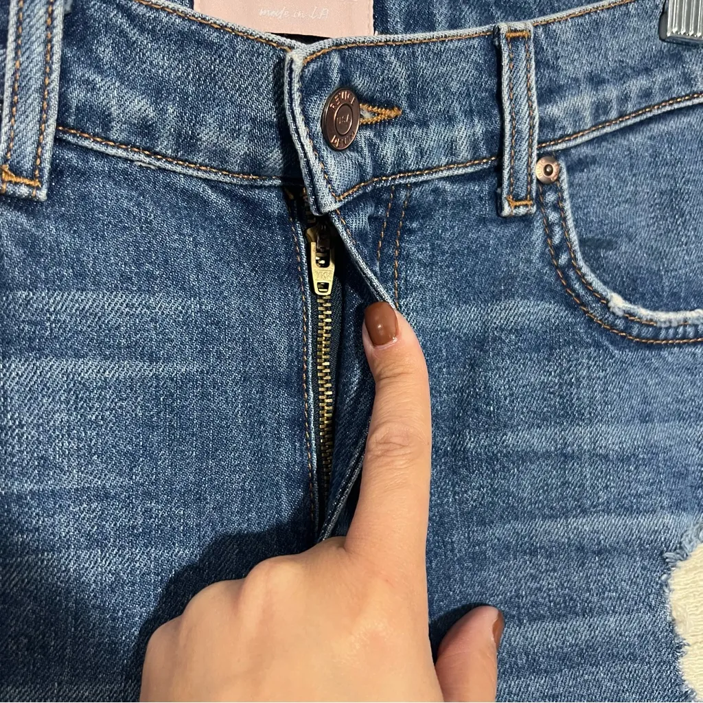 REVICE High Waisted Distressed Jeans With Frayed Hem Size‎ 28 - Image 7