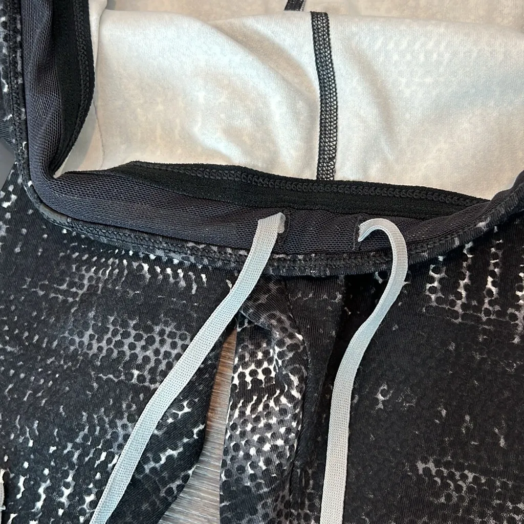 Nike Dri-Fit Reflective Leggings - Image 9