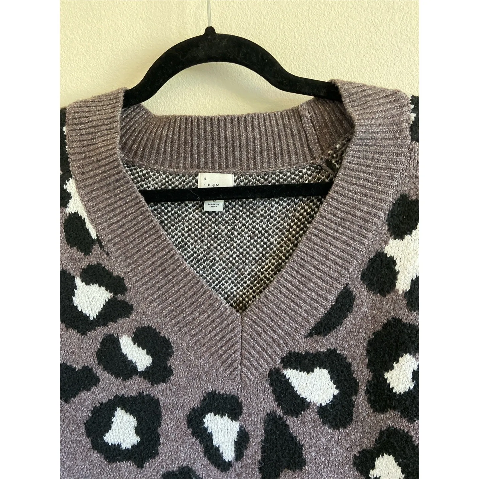 A New Day Target Vneck Leopard Cheetah Animal Print Knit Sweater Jumper Small - Image 3