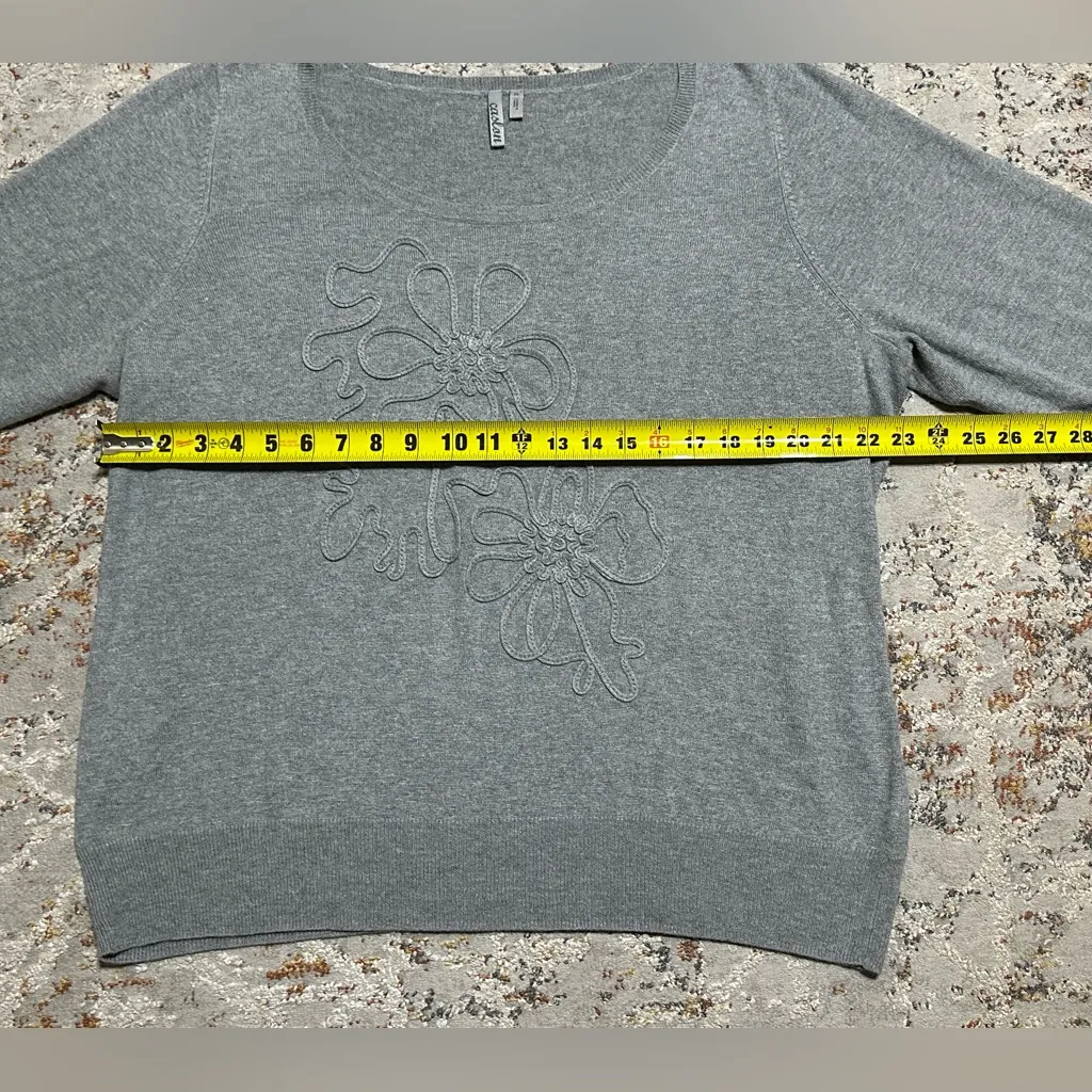 CASLON Floral embroidered gray sweater size 2X 3/4 sleeves lightweight - Image 4