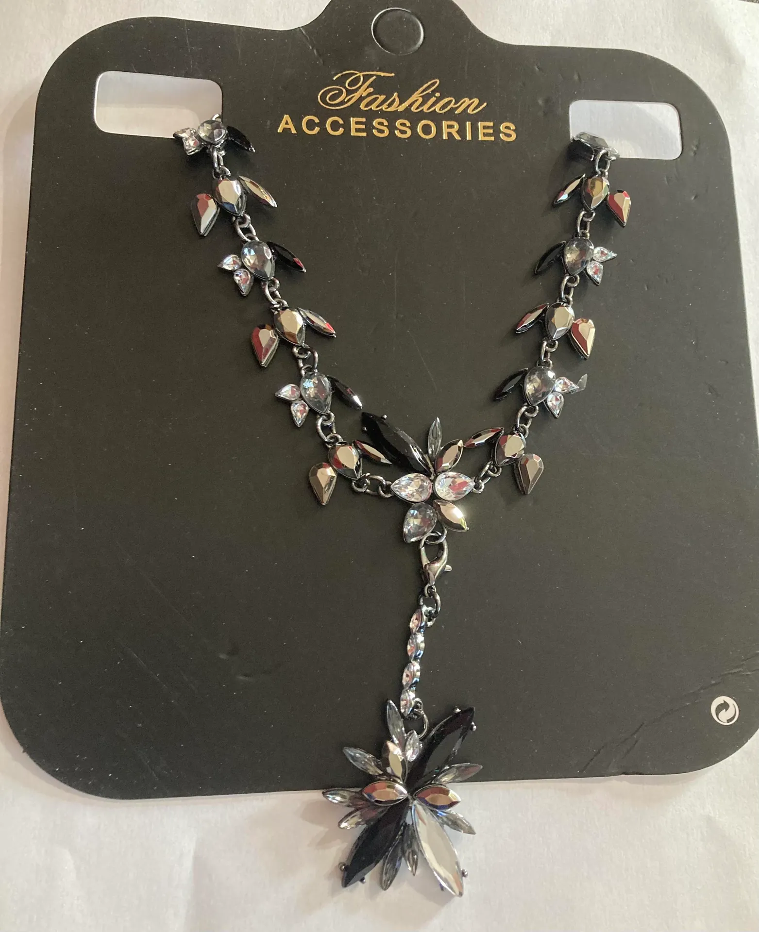 Woman Polished Rhinestone Floral Necklace Black - Image 2