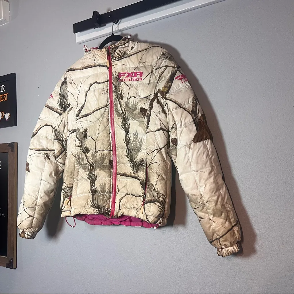FXR Outdoor Puff Jacket Coat Down Feather Filled Real Tree Camo Tan Pink Size 8 - Image 2