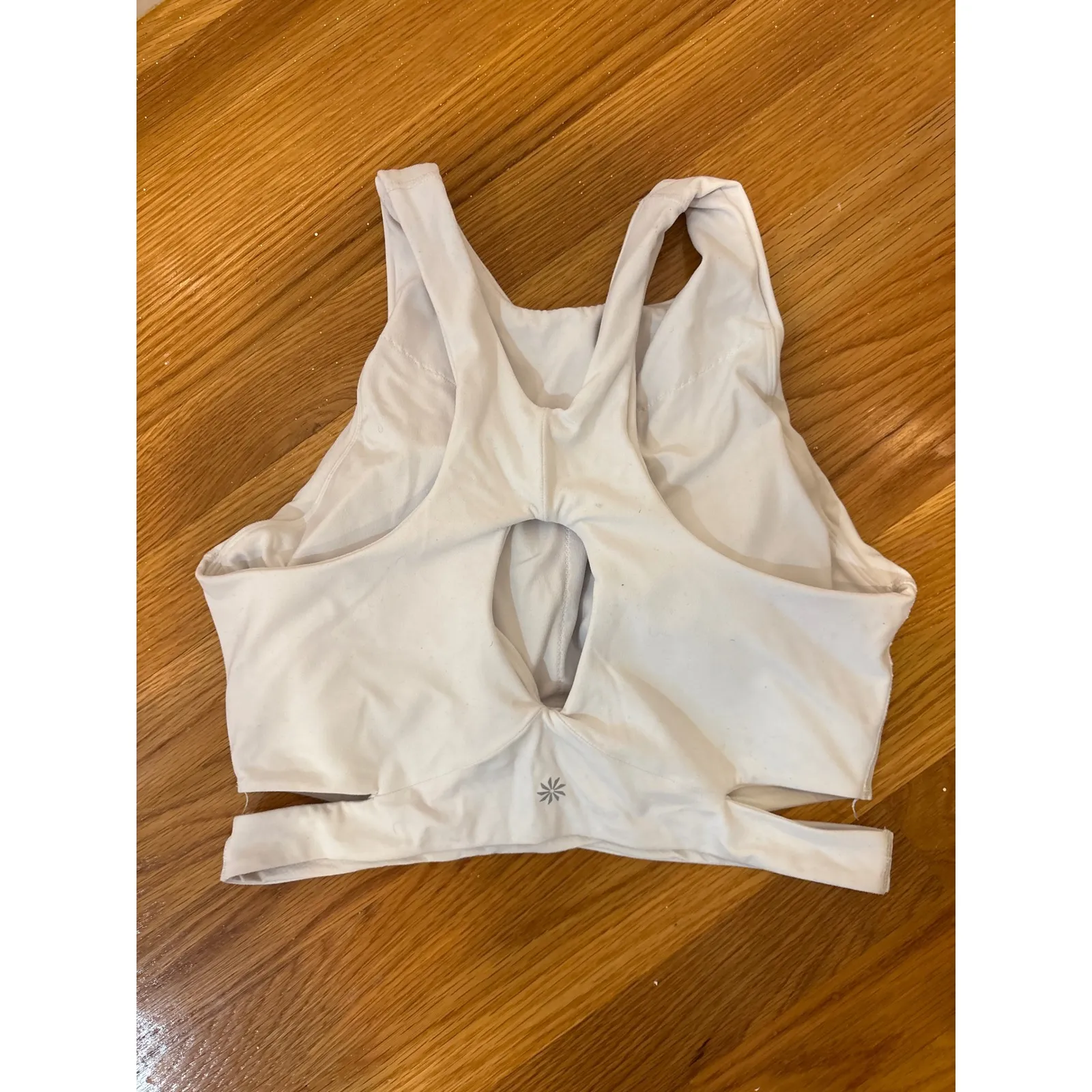 Athleta Conscious Cut Out Crop top in white Size Medium - Image 2