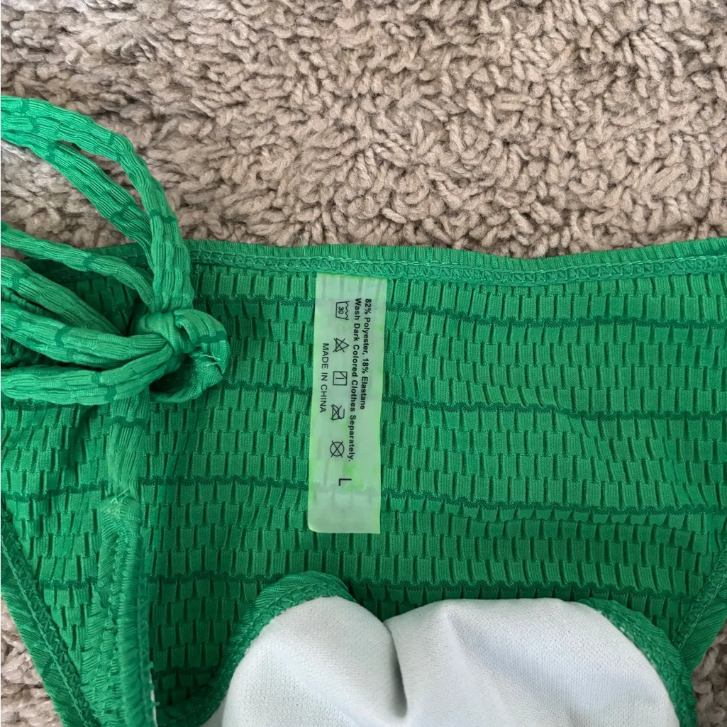 NWOT!! SHEIN Vibrant Green Textured Bikini - Image 5
