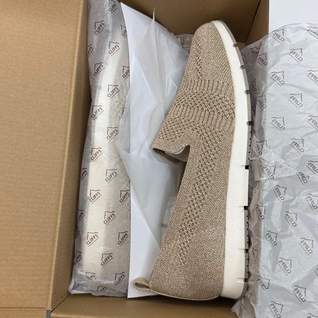 Cliffs by White Mountain Women's Garren Slip - Image 10