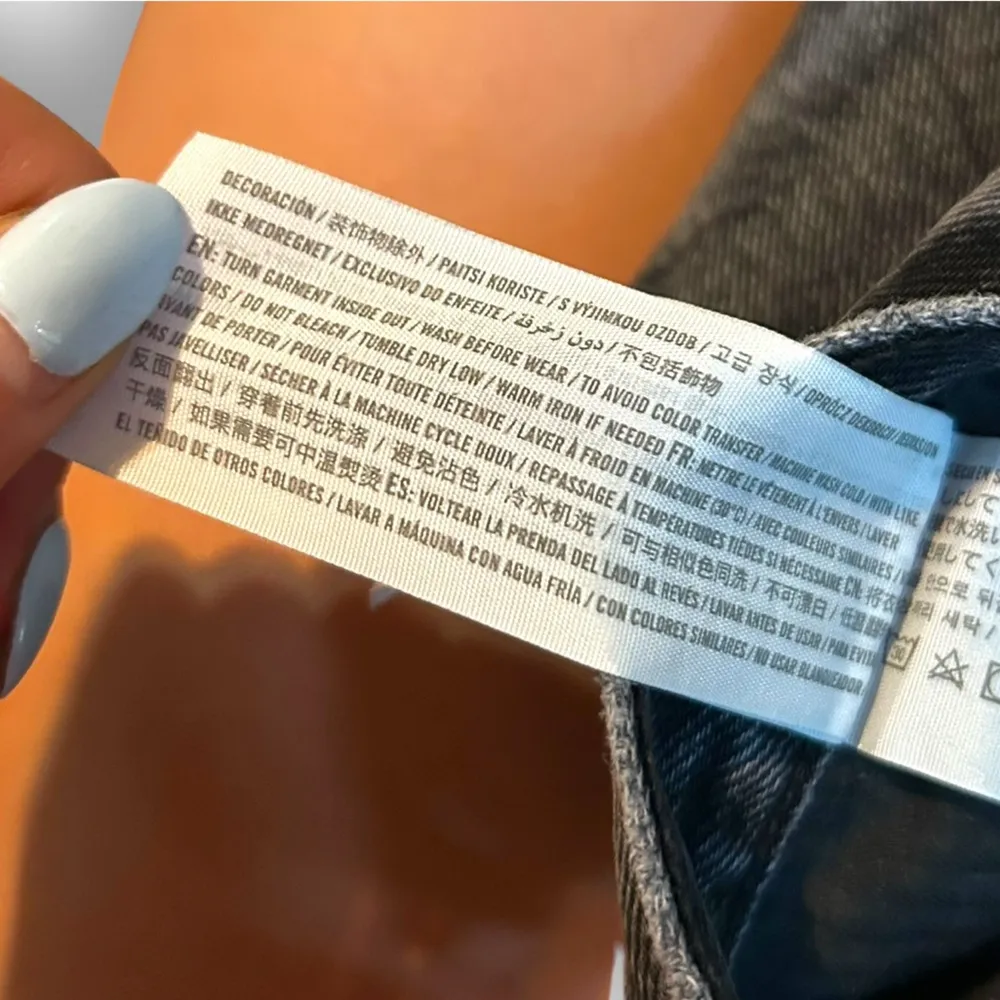 Abercrombie & Fitch Mid-Rise Boyfriend Raw Hem Denim Shorts Washed Black 27/4 - Image 10