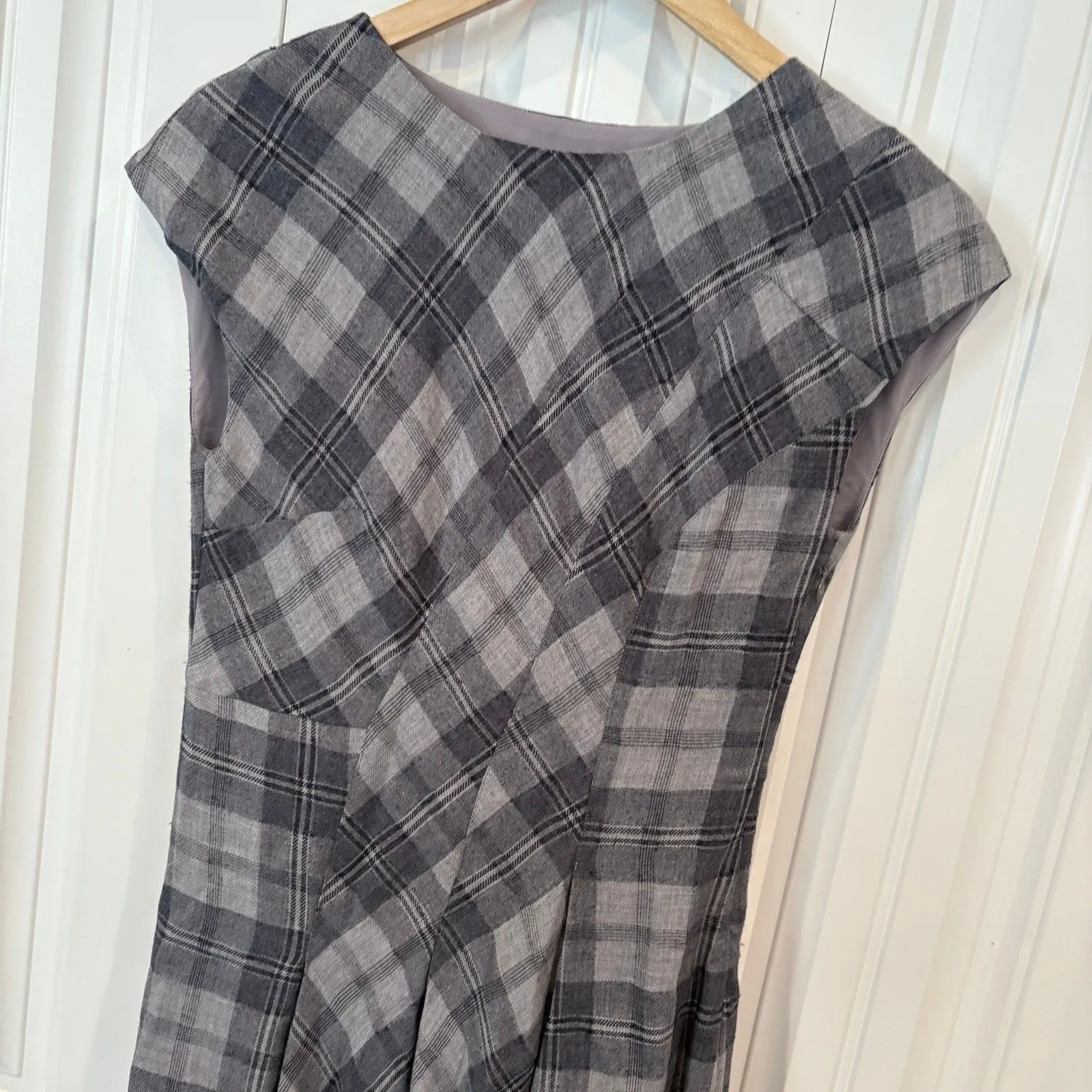 Sundance Gray Plaid Wool Blend Dress‎ Size 2 - Image 3