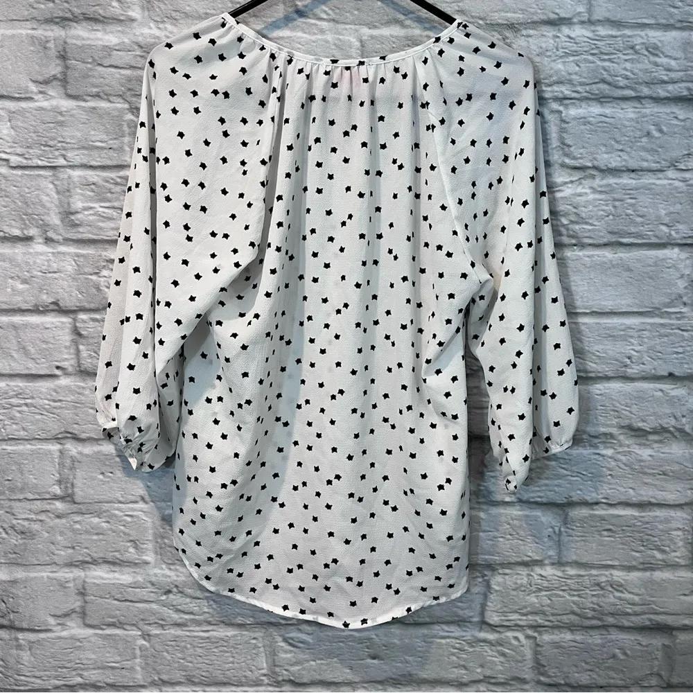 Renee C. Women’s Small Black & White V - Image 4