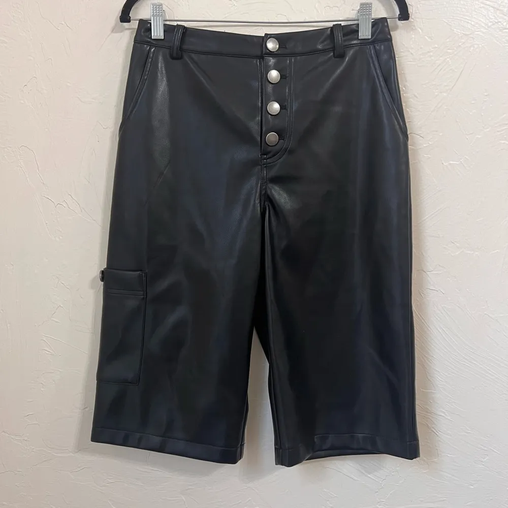 Avec Les Filles Anthropologie culotte faux leather black shorts size 4 - Image 3