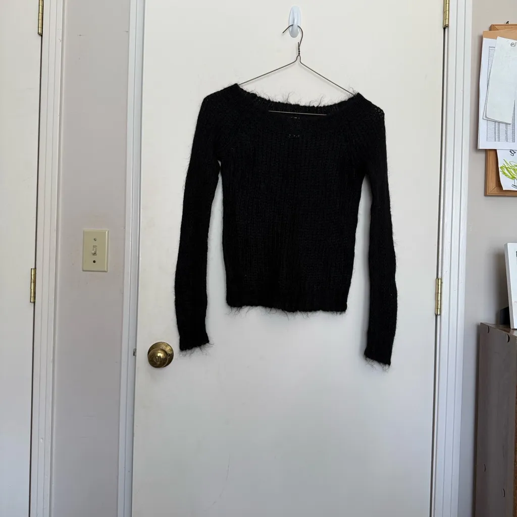 Old Navy Black Women's Crew Neck Sweater - Image 5