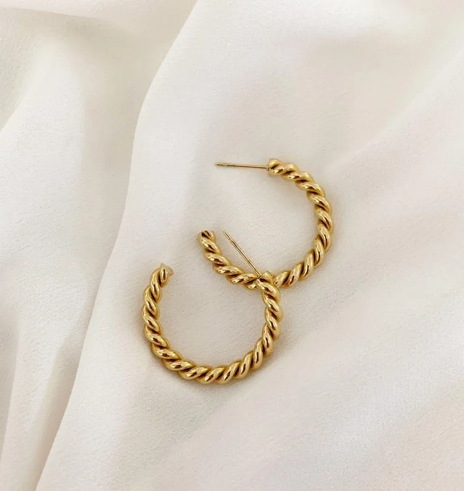 18k Gold Vintage Twist Hoop Earrings - Image 13
