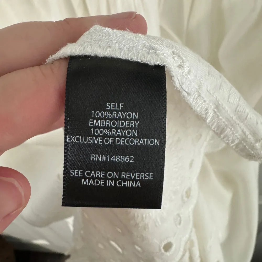 Torrid Eyelit Pintuck Detail Cloud Dancer top size 5XL - Image 7