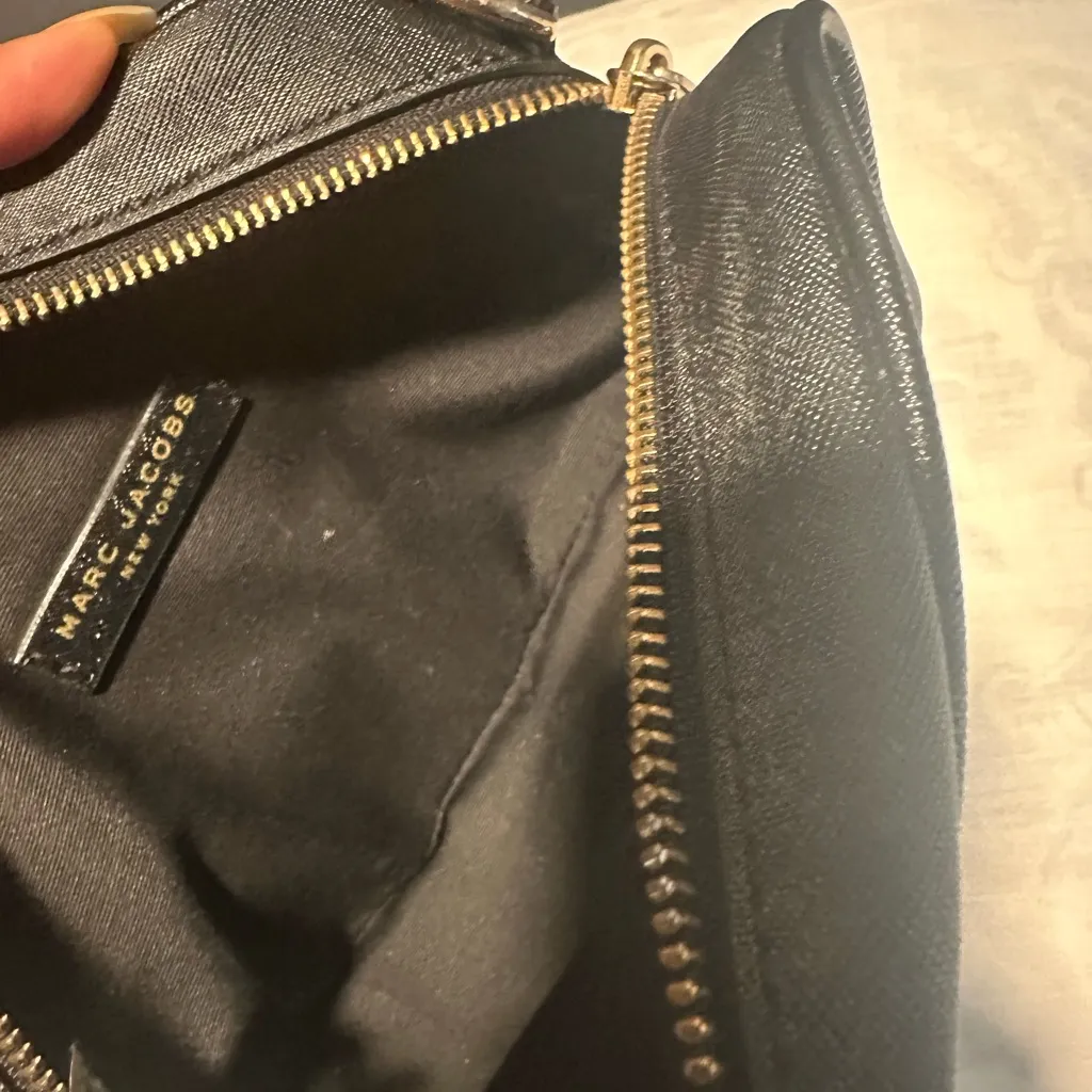 Marc Jacobs Elegant Black Crossbody Bag ( I LOST THE STRAP 🥲) - Image 7
