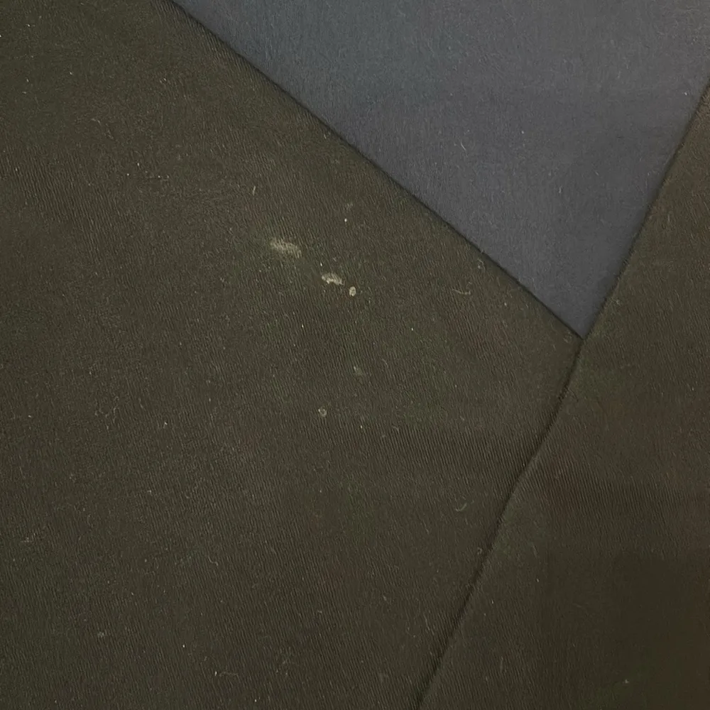 DKNY Blue & Black Embellished Structured Colorblock Top size medium - Image 3