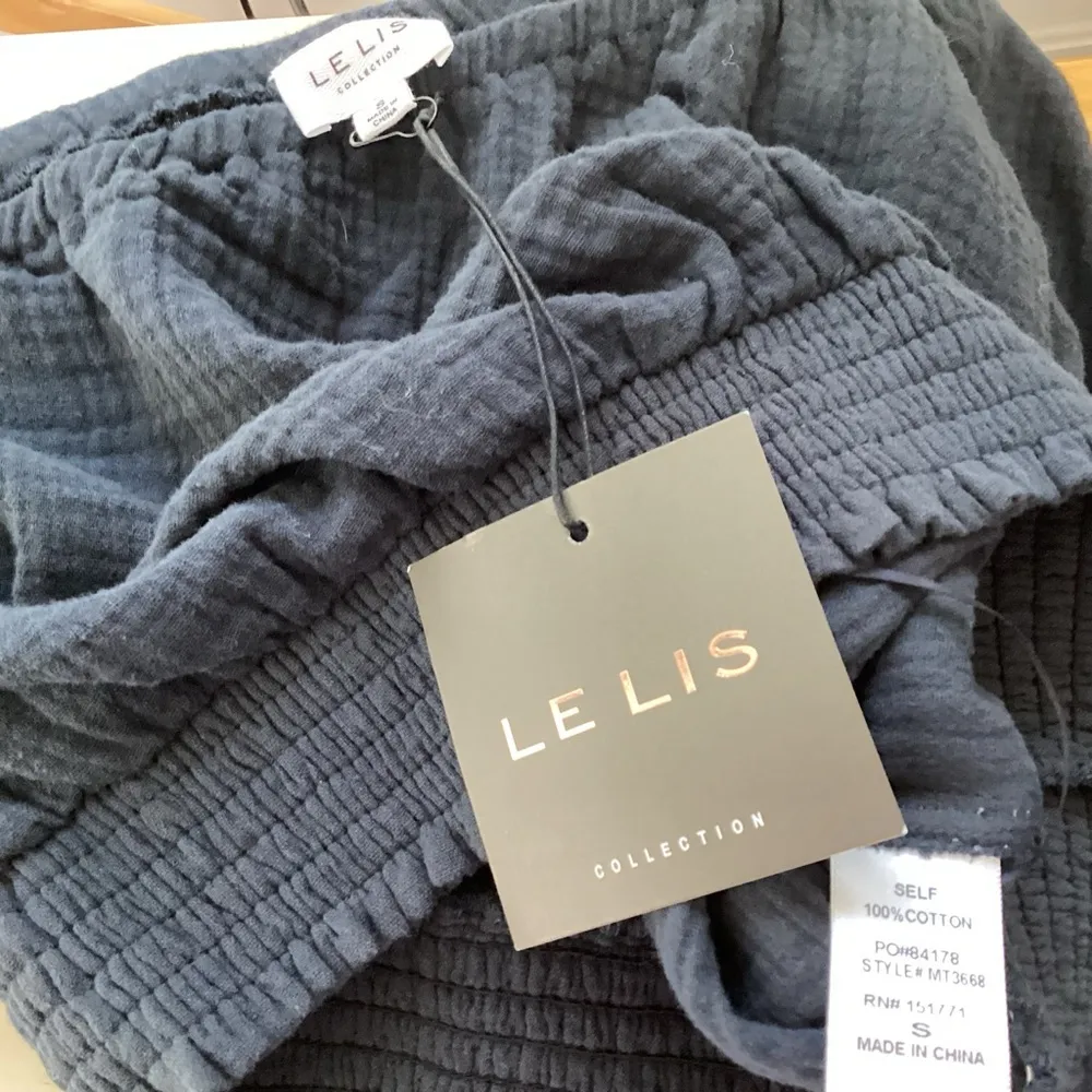 Le Lis Collection One Shoulder Gauzy Crop Top Small NWT - Image 7