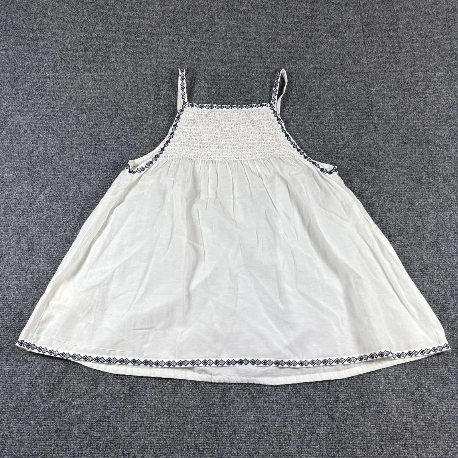 Pilcro Anthropologie White Boho Embroidered Tank Top Women's‎ Small Smocked - Image 8