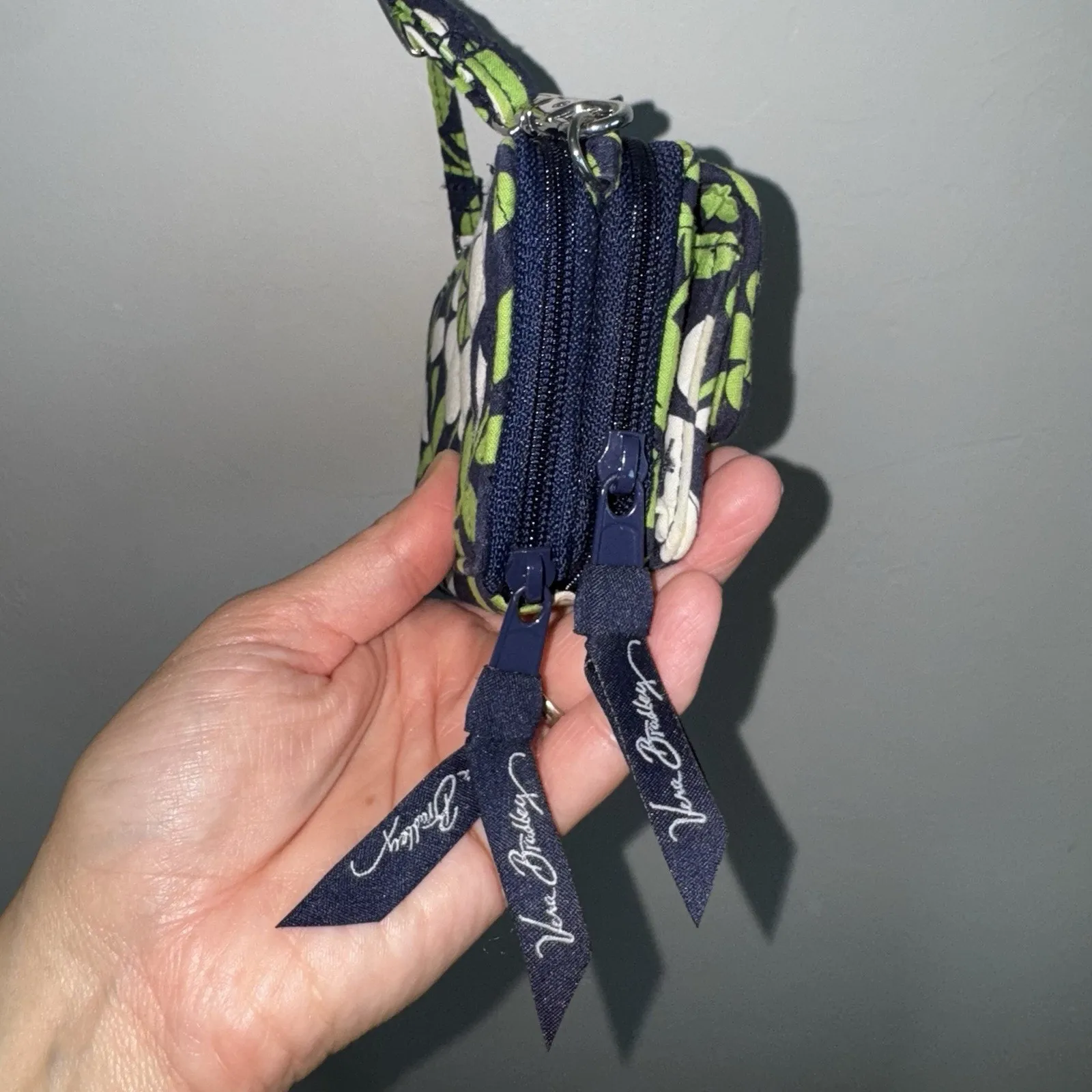 Vera Bradley Quilted Floral Wallet Wristlet Crossbody Green Blue White Purse - Image 5