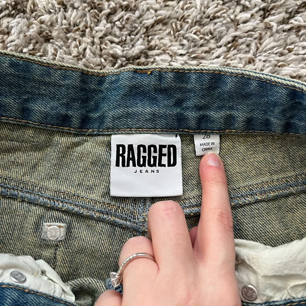 The Ragged Priest Distressed Goliath Low Rise Jean in Green Hue Women’s Size 28 - Image 9