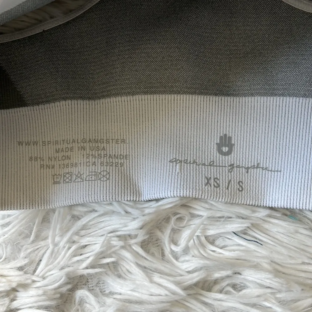 Spiritual Gangster Women’s Gray zebra print yoga Sports bra size XS/S Nwot - Image 6