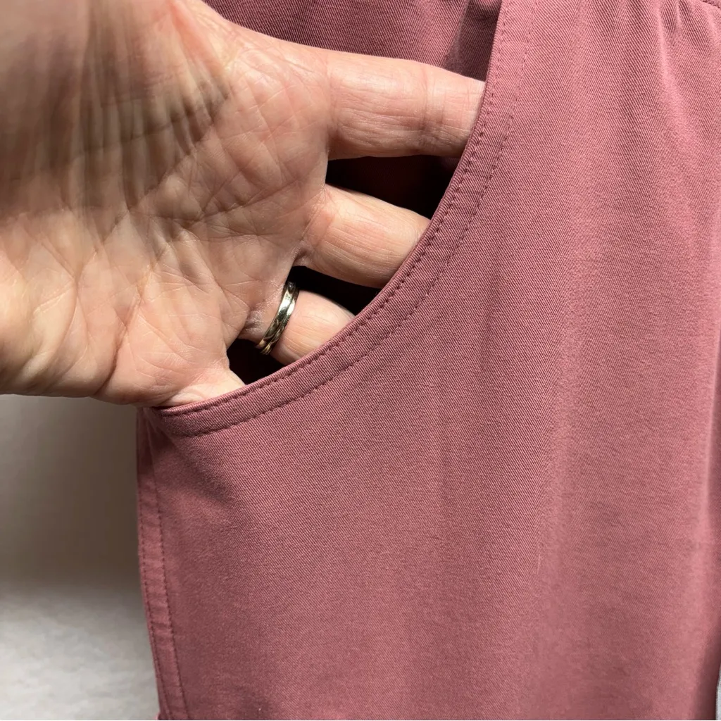 Figs‎ Women's Track Pants in Dusty Rose - Image 3