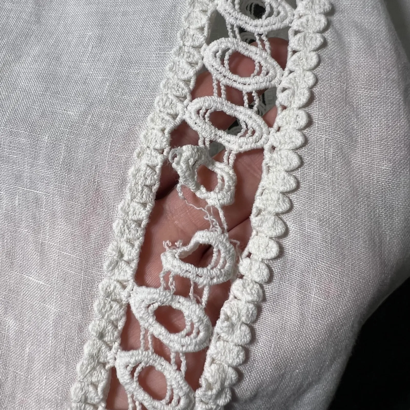 XCVI White Linen Crochet Lace Trim Boho Dolman Sleeve Top Size M - Image 3