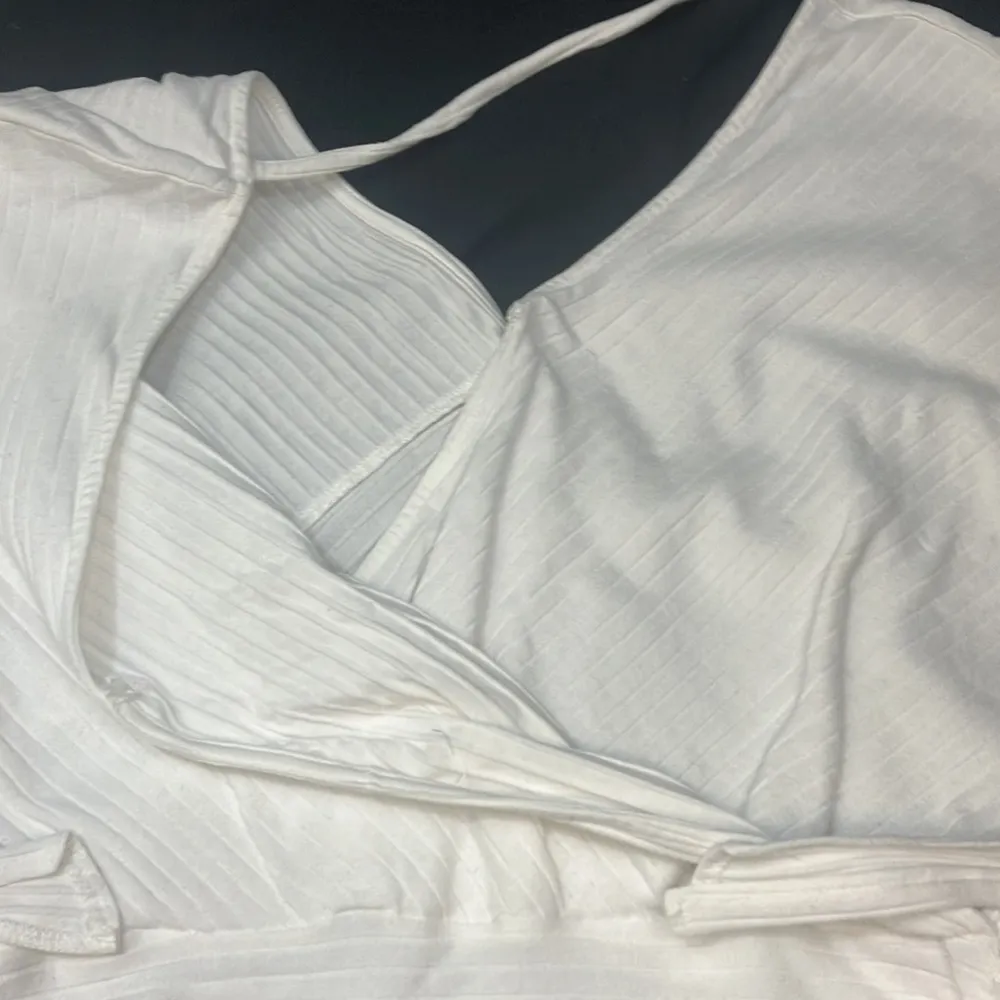 White ribbed V cut wrap top woman’s size small - Image 7