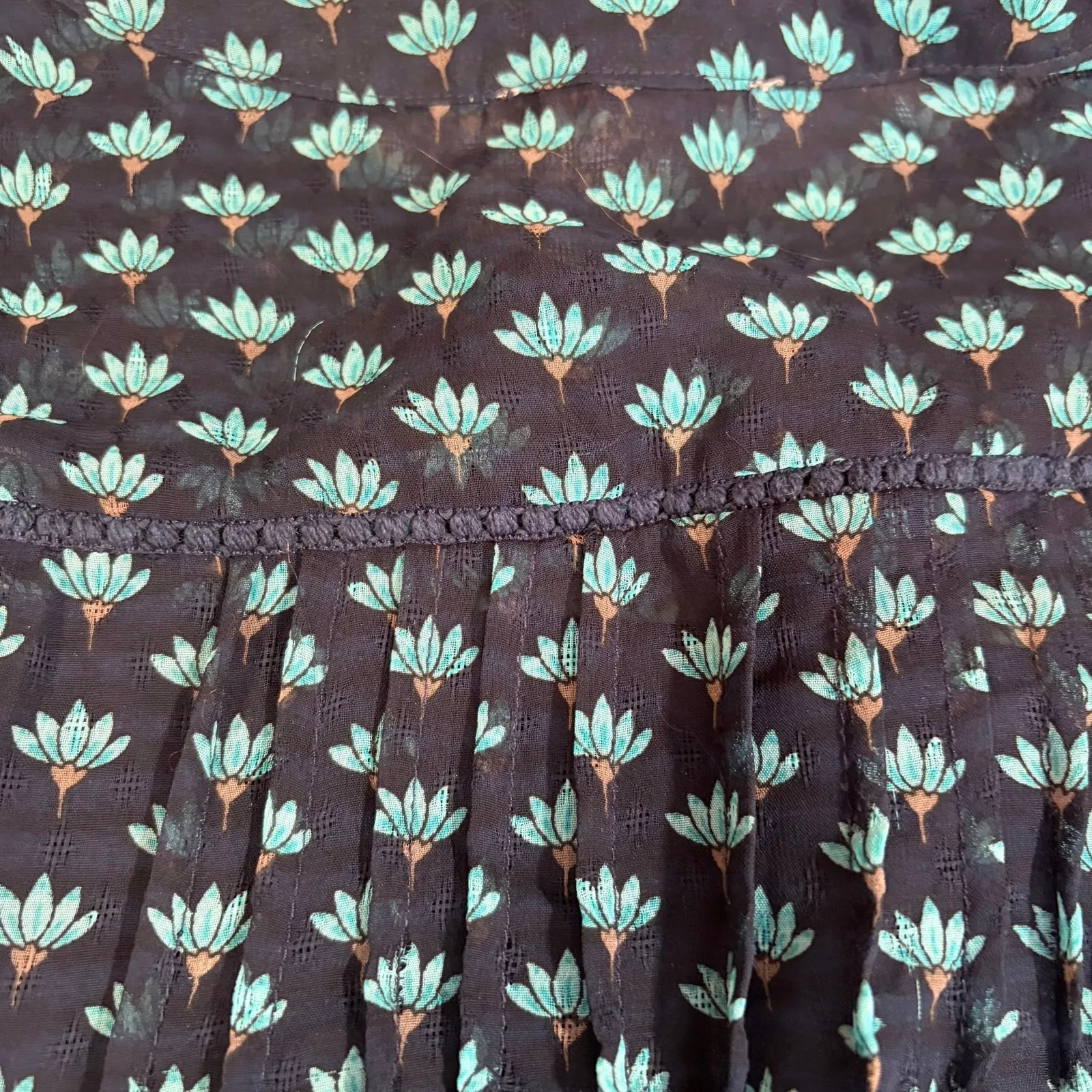 Skies are Blue women’s flowy sheer 3/4 sleeve 2 layer top. Size XS blue floral - Image 7