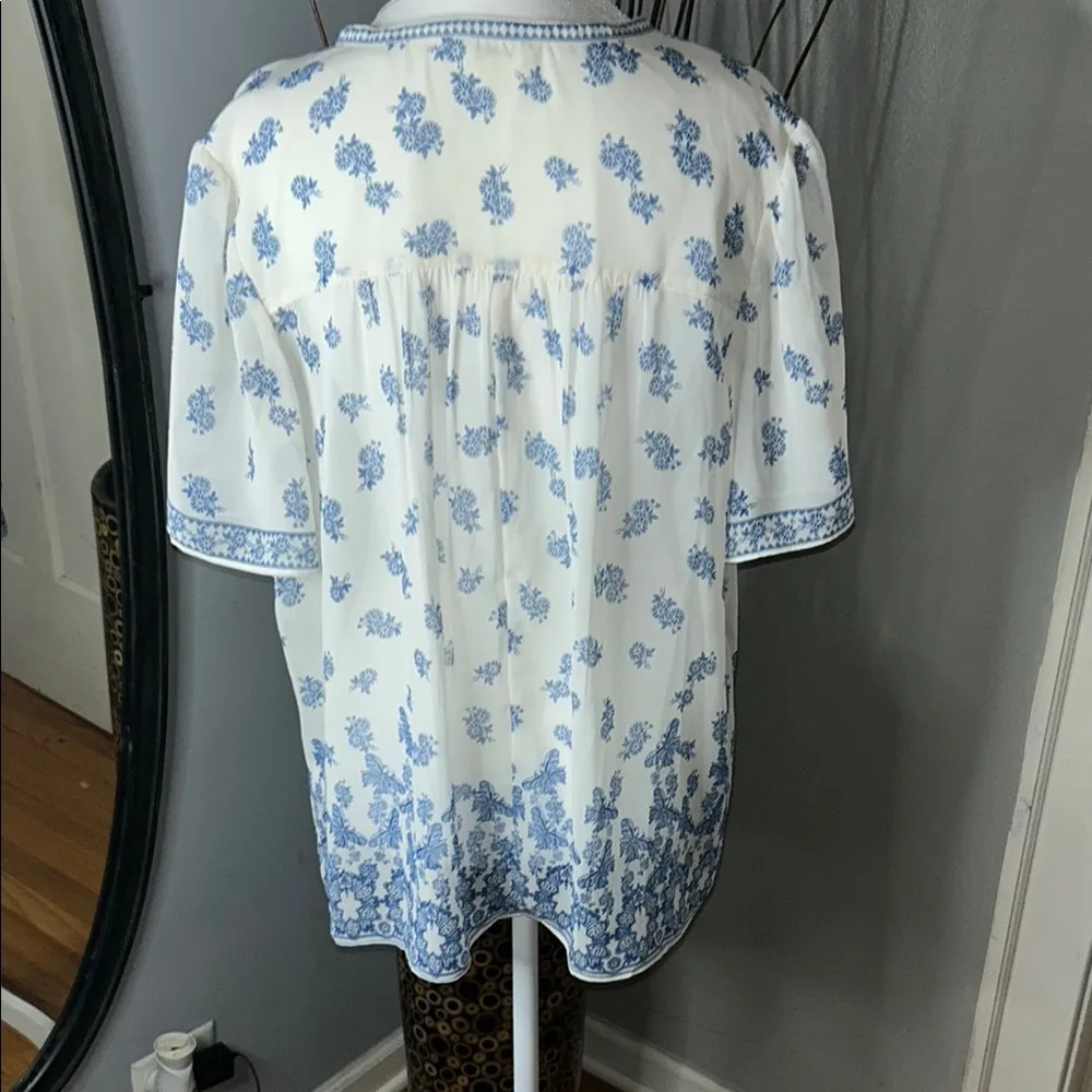 Max Studio Blue and White Boxy Short Sleeve Blouse - Image 8