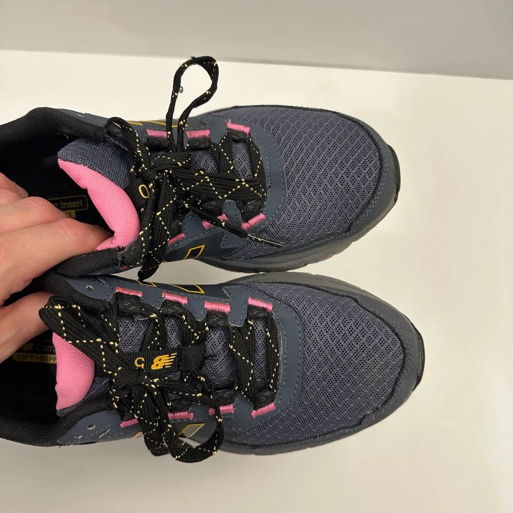 New Balance Women's 510v5 Trail Running Shoe Thunder/Pink Size 7.5 - Image 4