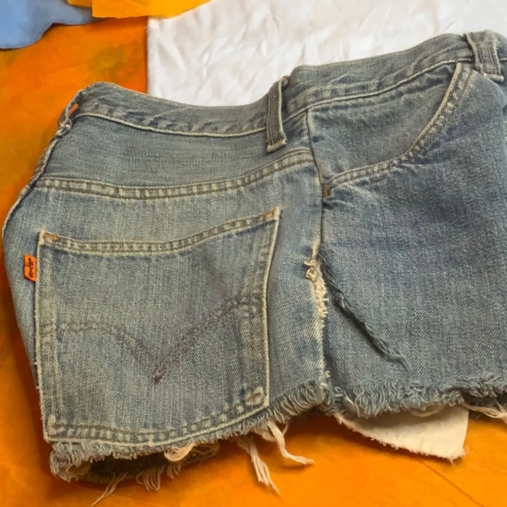 Levi’s short shorts - Image 3