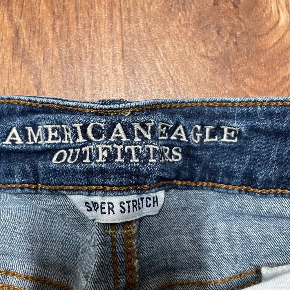 American Eagle Women Shortie Blue Jean Shorts Medium Wash Raw Hem Cuff Size 0 XS - Image 3