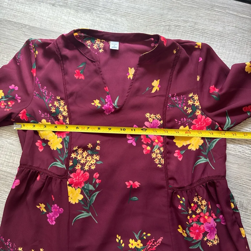 Old Navy Maroon Floral Top - Image 7