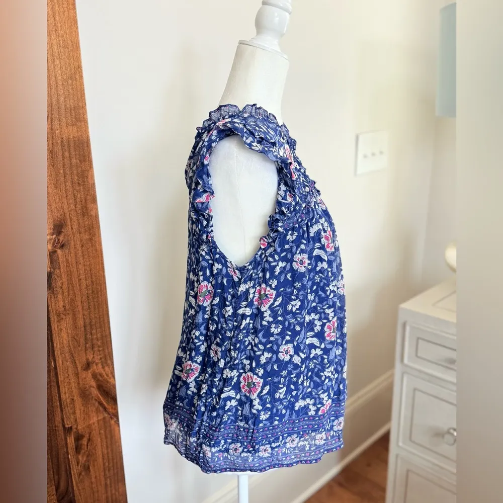 - Vineyard Vines floral Ruffled Sleeveless Top size Medium silk - Image 2