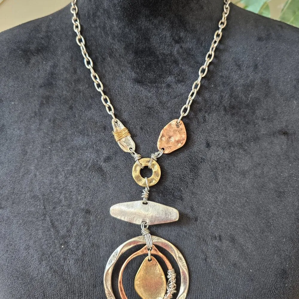 Womens 3 Tone Hammered Finish Multiple Rings Pendant Necklace with Lobster Clasp Silver - Image 2