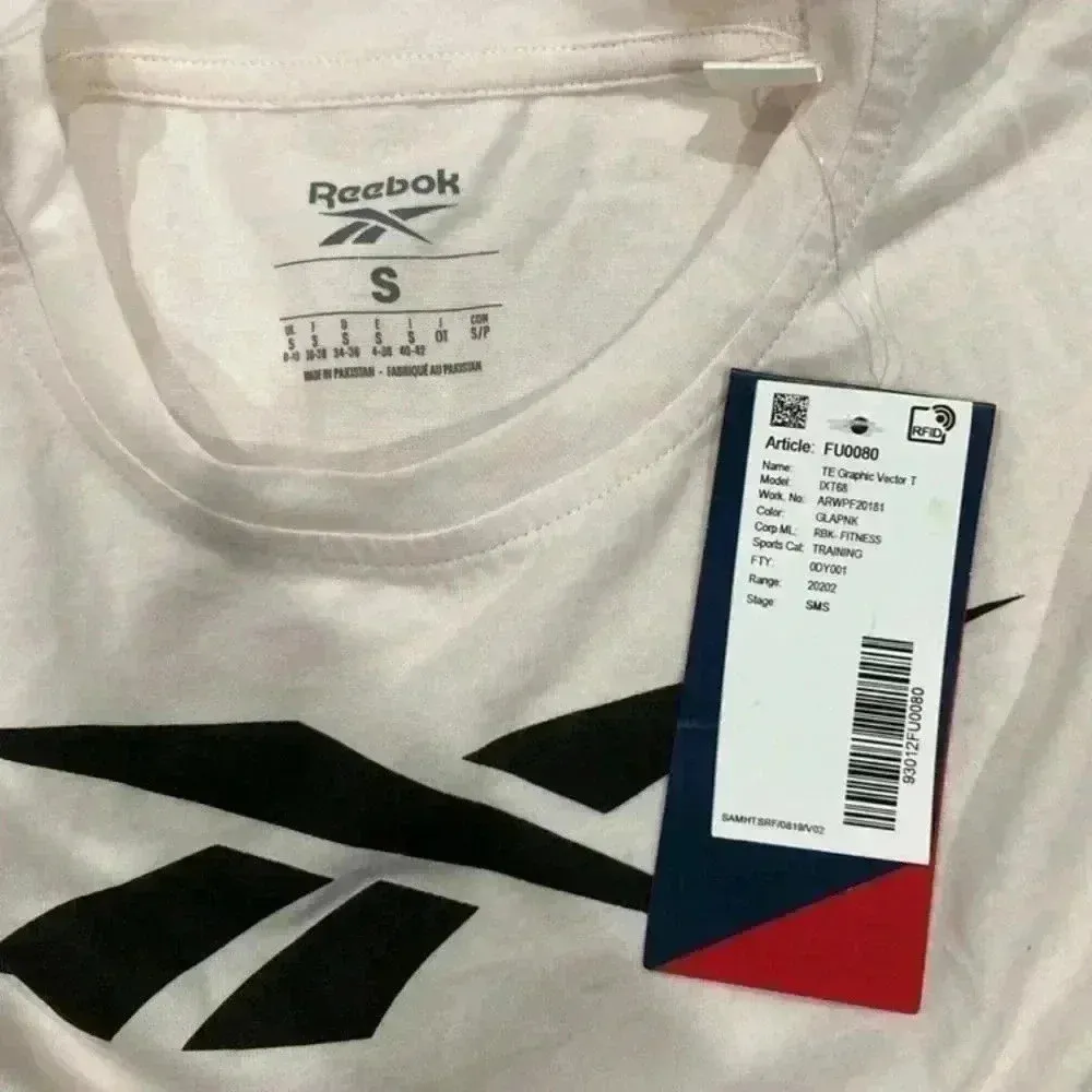 New with tags light pink Reebok TE graphic vector T teeshirt in size small - Image 3