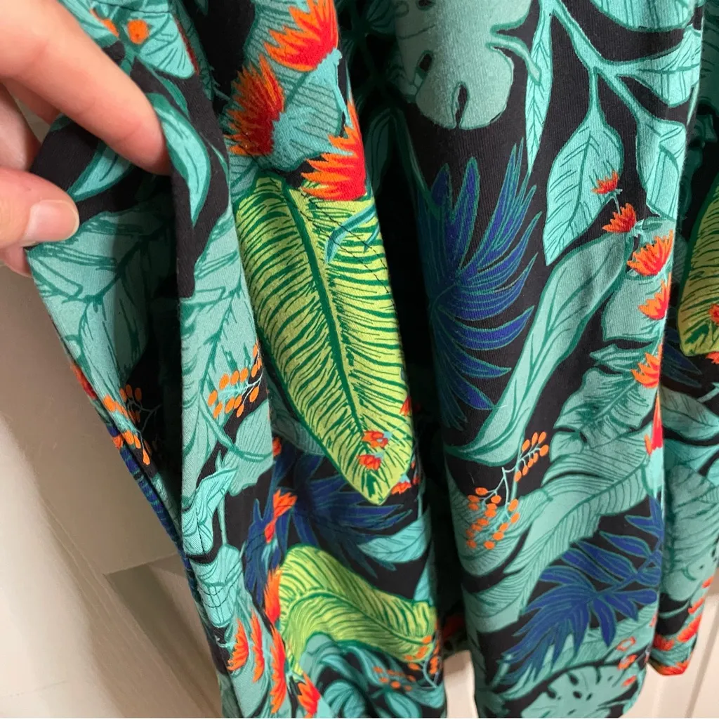 Go Softly Patio Tropical Print Women's Swim Cover - Image 4