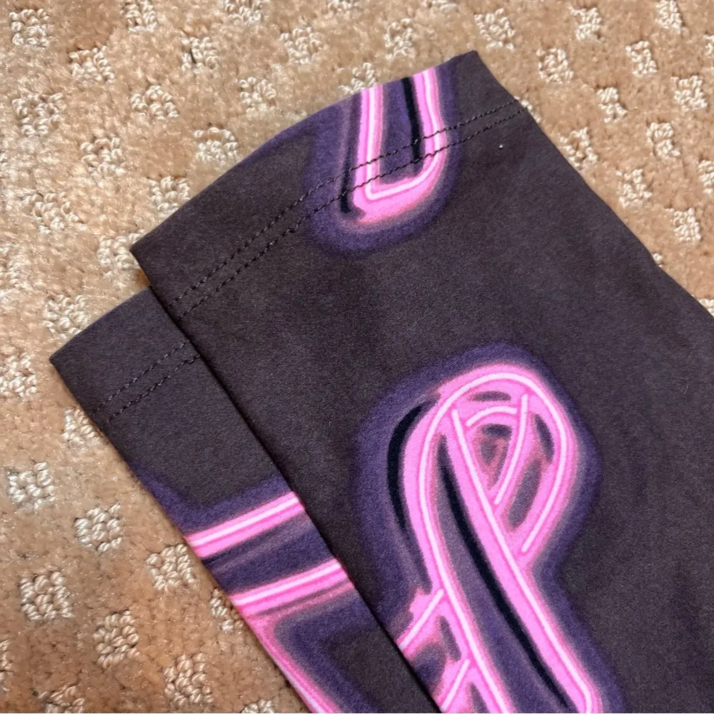 Lularoe Breast Cancer Awareness Leggings in one size fits 2-10 adult - Image 4