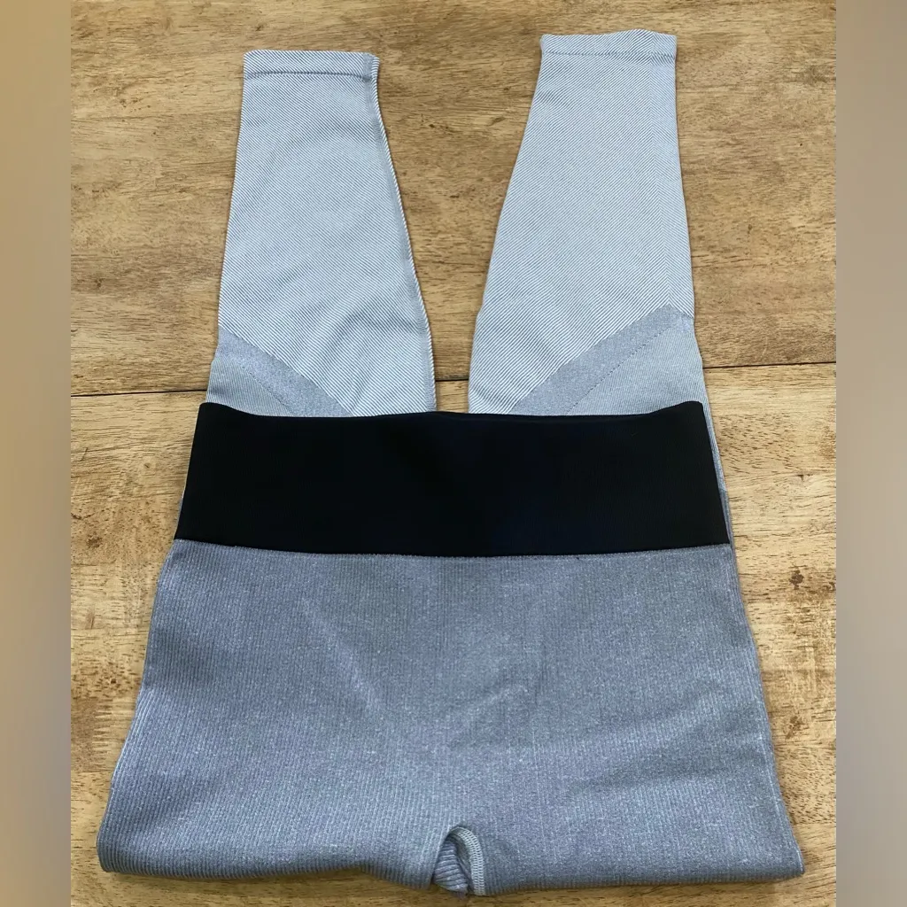 Aerie Women’s Large Nylon Blend High Waisted‎ Black/Gray Ombré Textured Leggings - Image 3