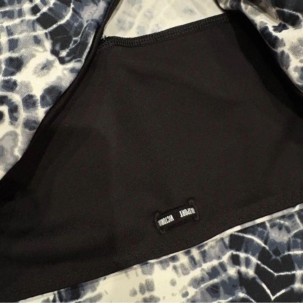 Victoria’s Secret Knockout Black and White tie-dye Patterned Leggings Size L - Image 6