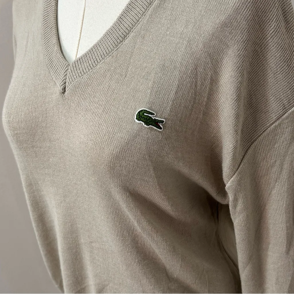 Lacoste popover lighweight sweatshirt tan Logo V neck Unisex chic size 7 Size M - Image 2