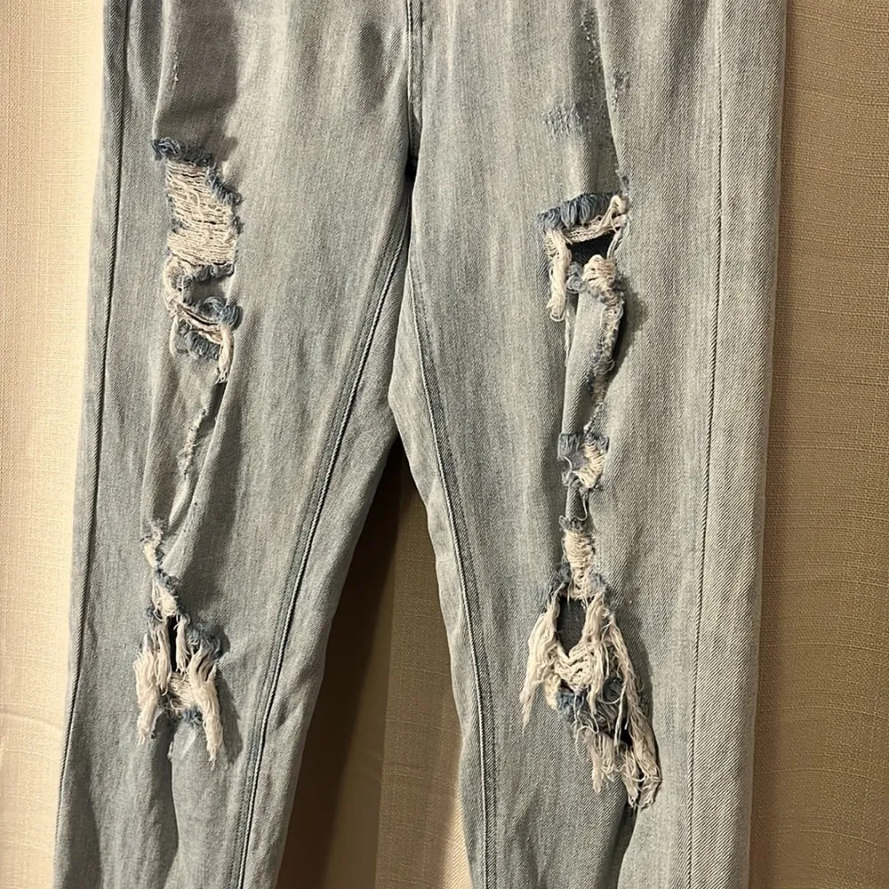 High rise distressed mom jeans - Image 5