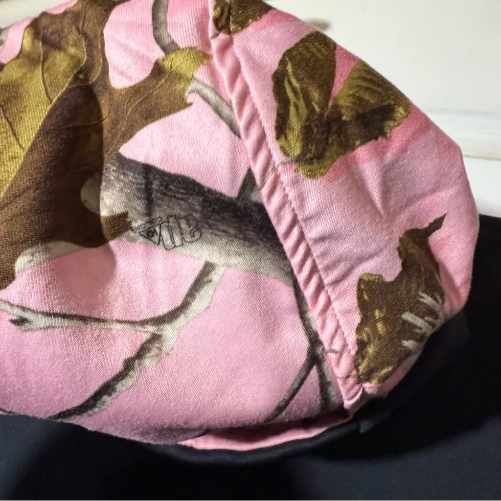 Under Armour Storm Pink and Black Semi-Fitted Camo Hoodie Size XL - Image 3