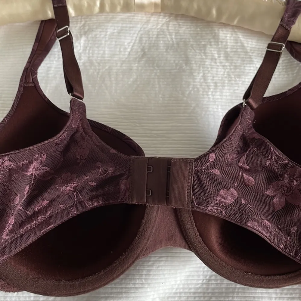 Beautiful wine colored bra with underwear Size undefined - Image 3