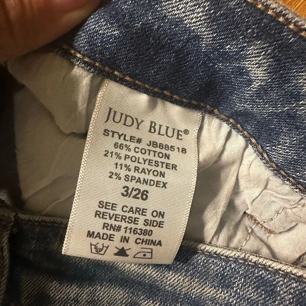 Judy Blue  cropped bootcut distressed 3/26 - Image 7
