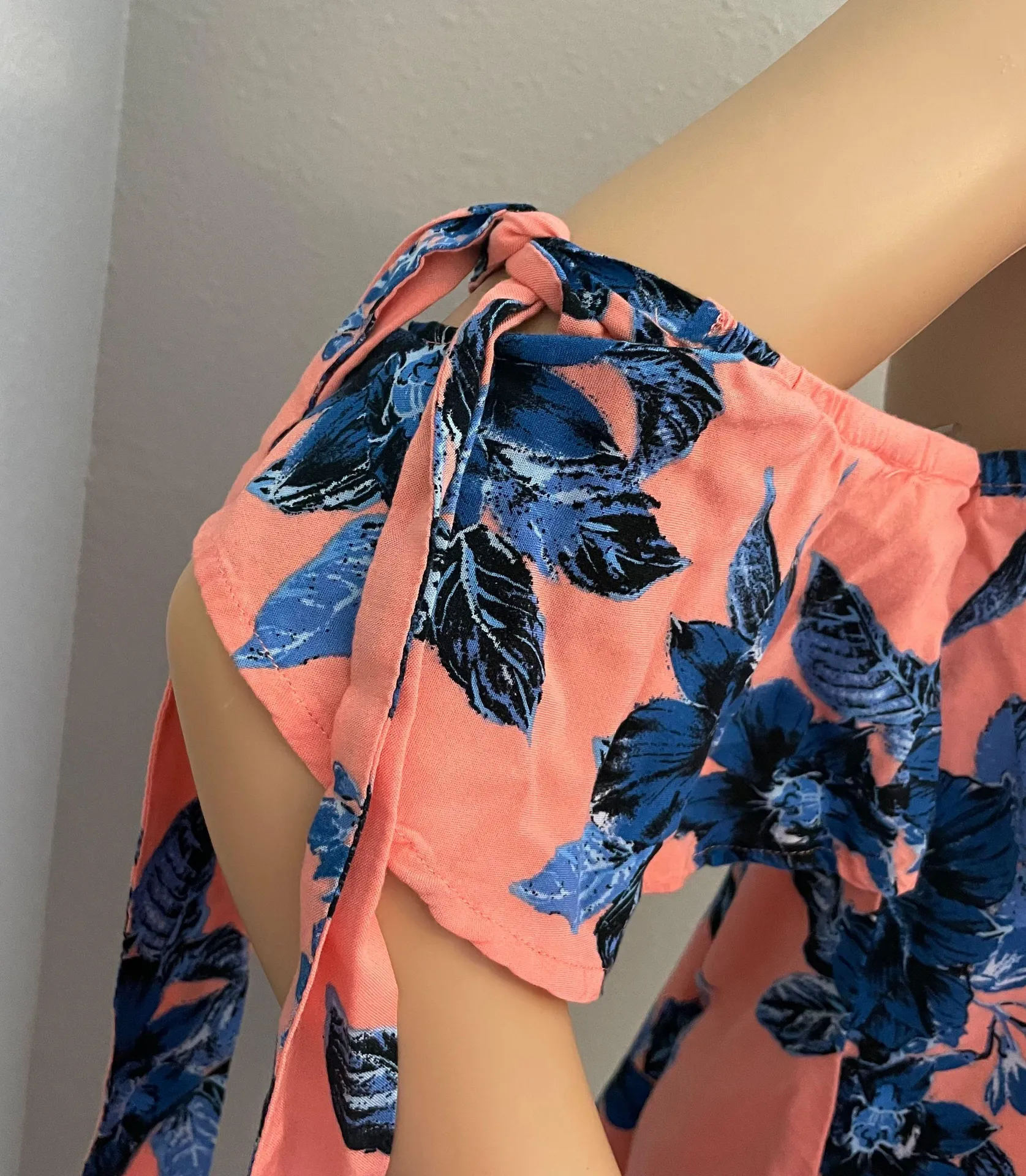 Gypsies & Moondust Off The Shoulder Coral Blue White Blouse Size Large - Image 4