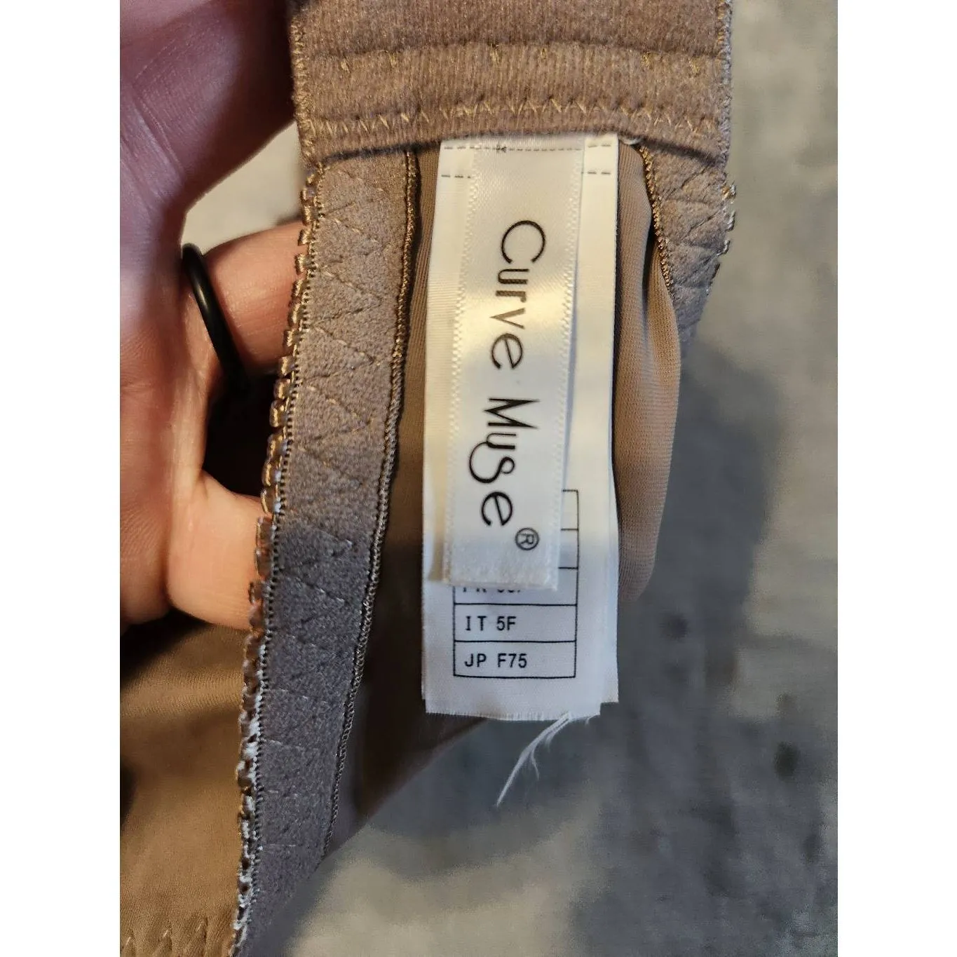 Curve Muse Plus Size Minimizer Underwire Unlined Bras with Embroidery Lace size Tan - Image 4