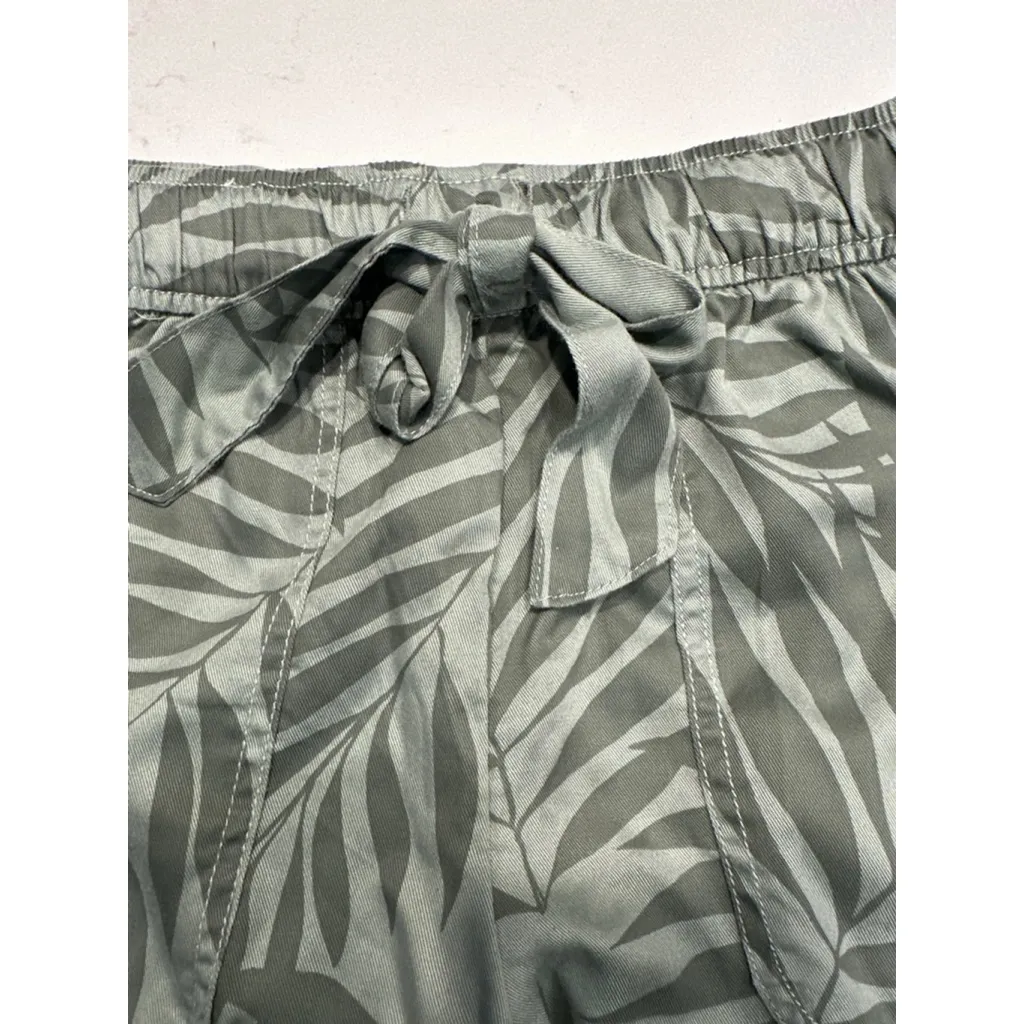 Nicole Miller New York Green Palm Print High Waist Shorts S - Image 3