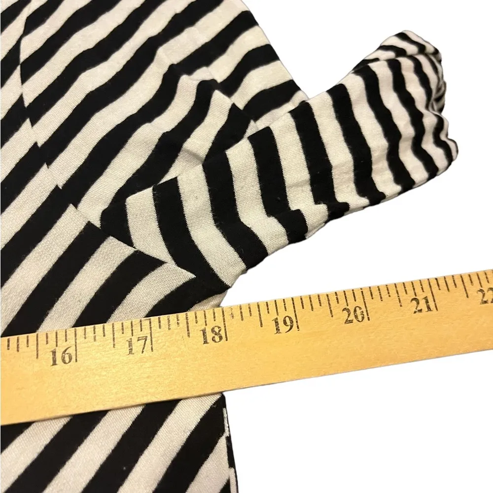 Sunday black and white striped long sleeve shirt size medium - Image 5