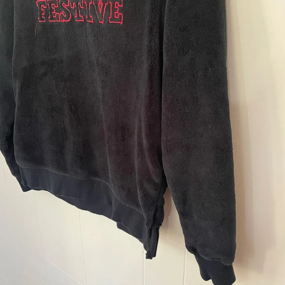 Wondershop Fuzzy “Feeling Festive” Crewneck Sweatshirt Top ~ Black ~ Size Small - Image 4