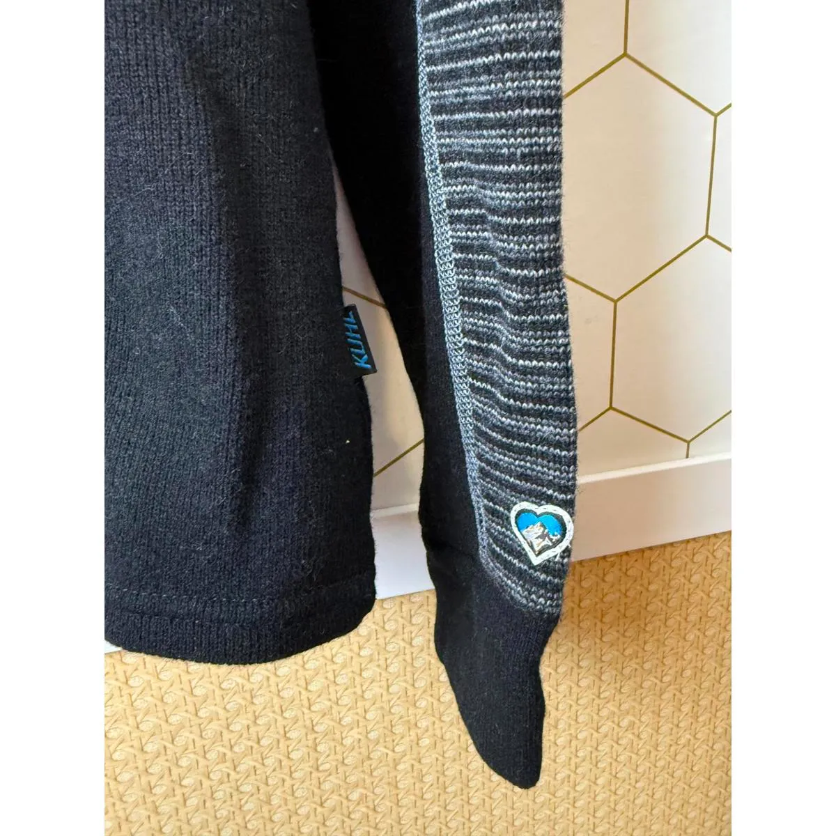 Kuhl Chianti Fleece Wool Blend Black and Gray Half-Zip Pullover - Size - Medium - Image 6